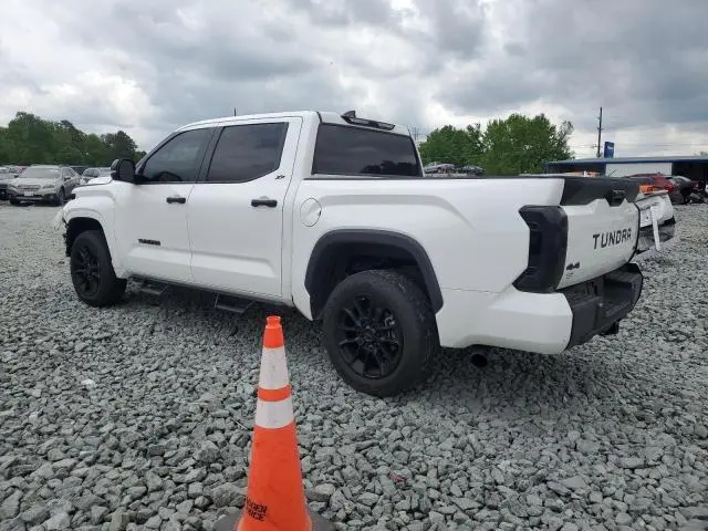 2024 TOYOTA TUNDRA CREWMAX SR  