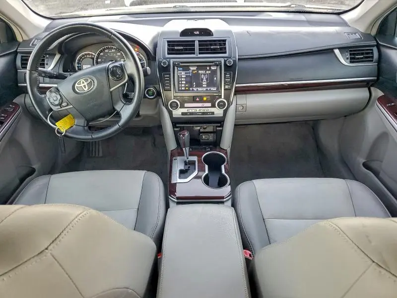 2014 TOYOTA CAMRY SE  