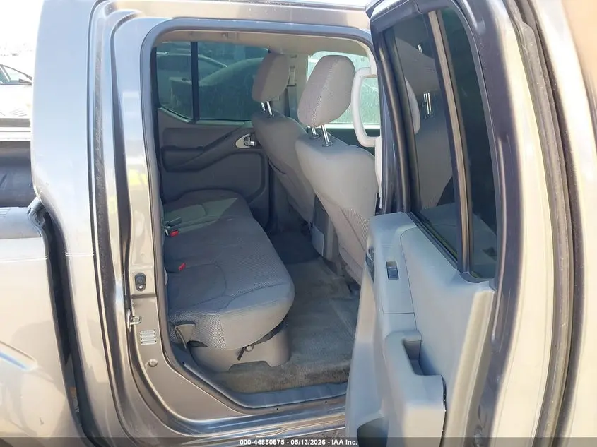 2017 NISSAN FRONTIER SV
