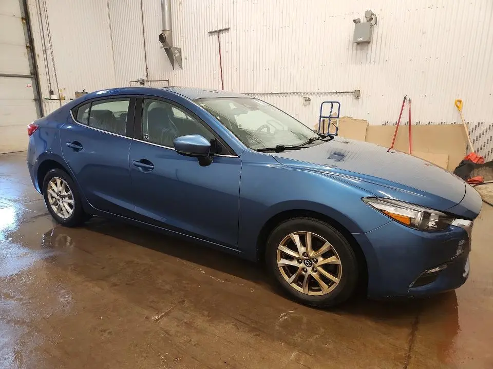 2018 MAZDA 3 GS  