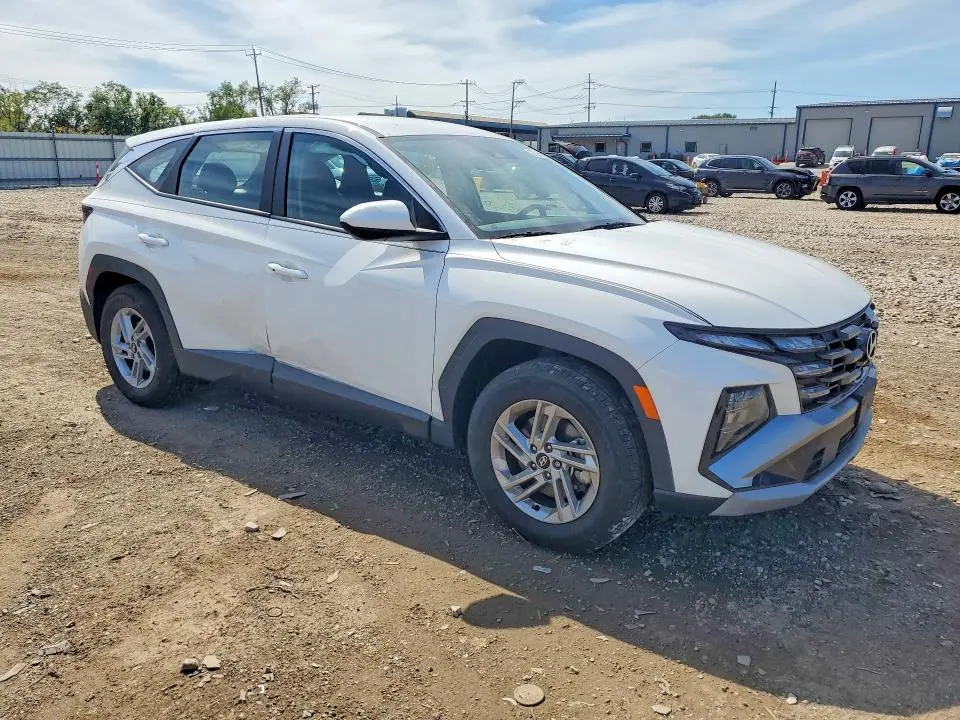 2025 HYUNDAI TUCSON SE  
