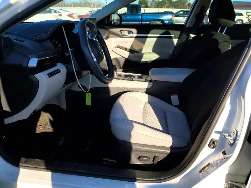 2023 NISSAN ALTIMA SV  