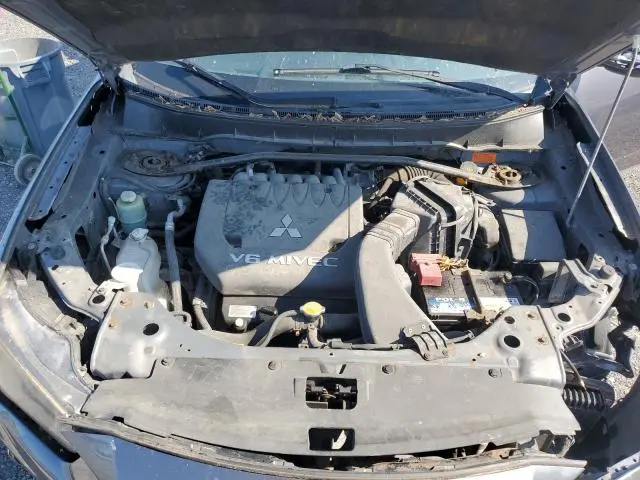 2010 MITSUBISHI OUTLANDER XLS