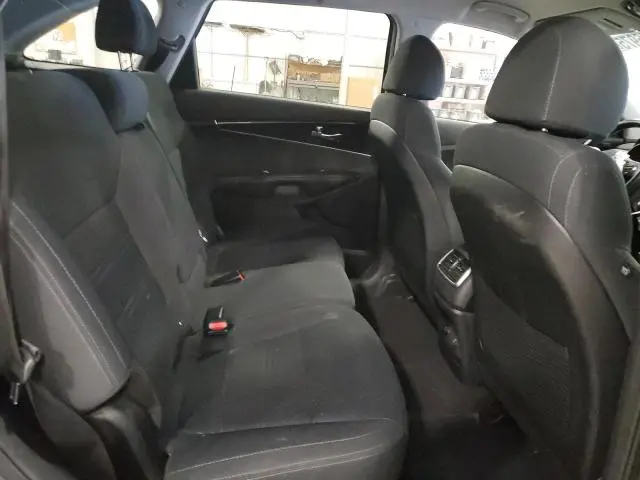 2018 KIA SORENTO LX  