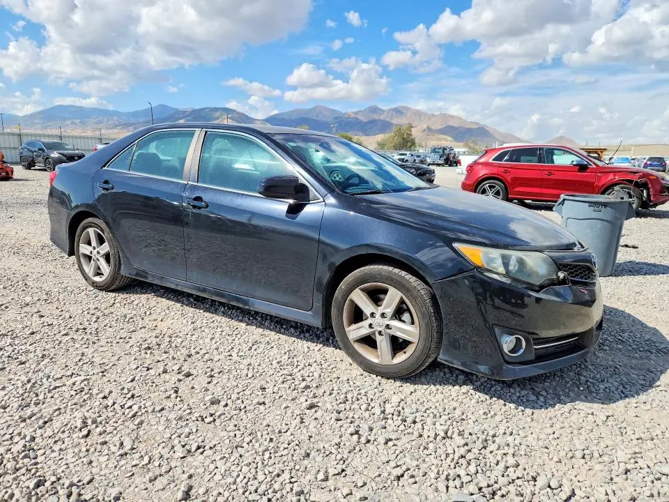 2012 TOYOTA CAMRY SE  