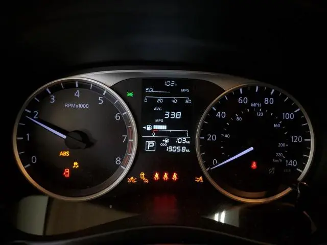 2022 NISSAN KICKS S  