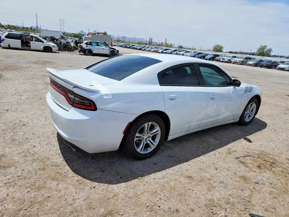 2017 DODGE CHARGER SE  