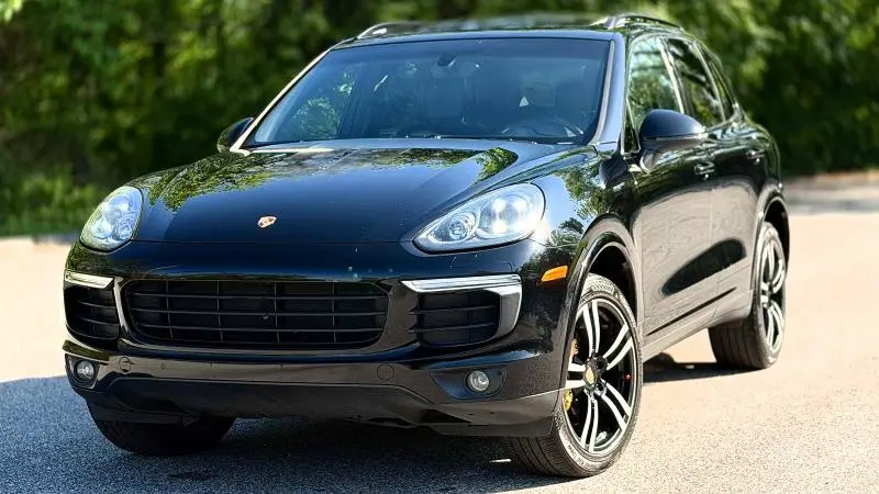 2017 PORSCHE CAYENNE   