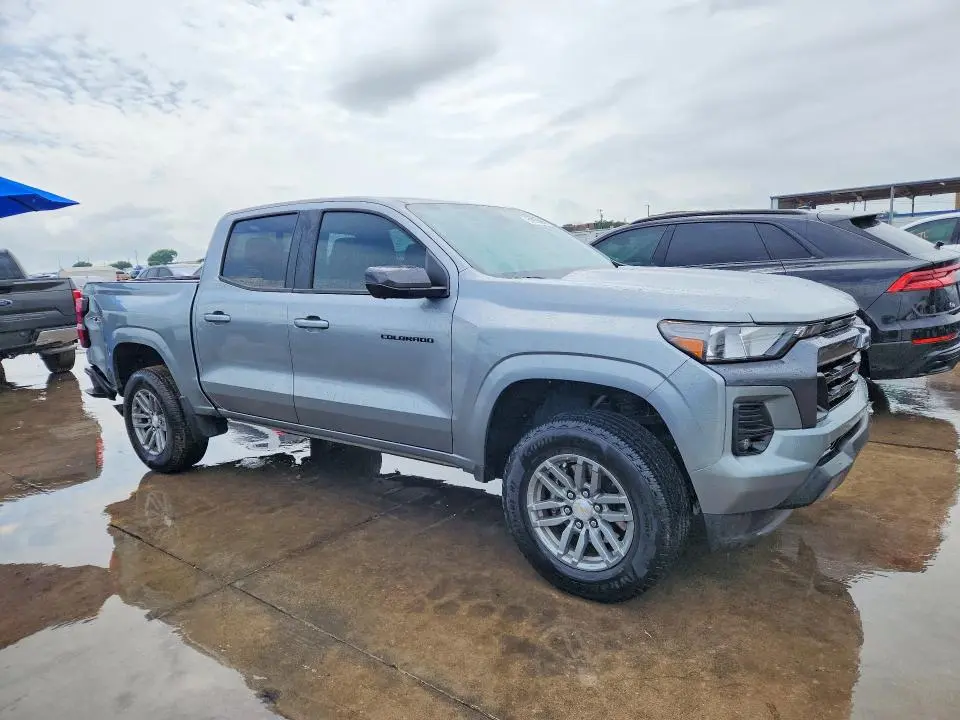 2024 CHEVROLET COLORADO LT  