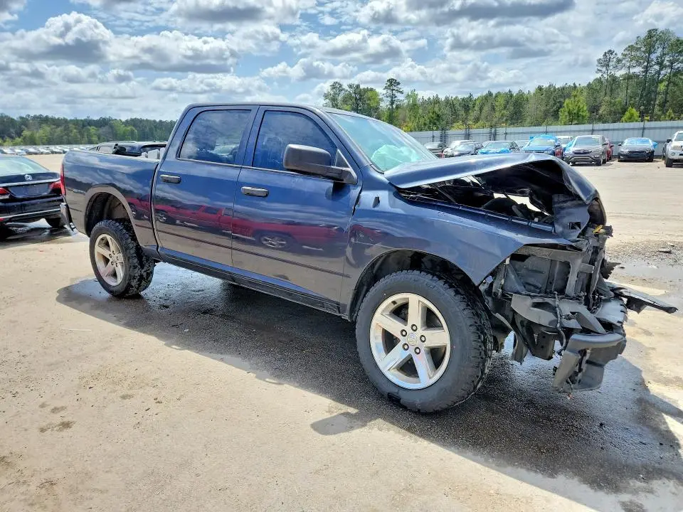 2015 RAM 1500 ST  