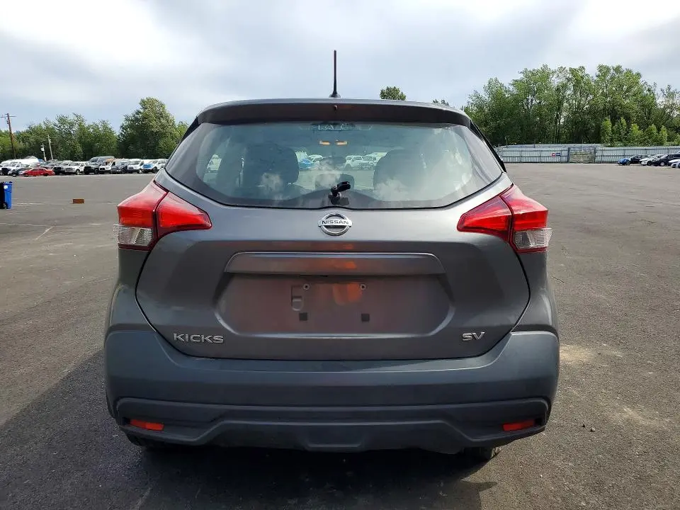 2018 NISSAN KICKS SV  