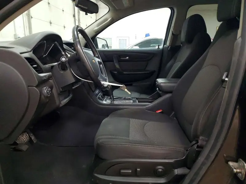 2017 CHEVROLET TRAVERSE LT  