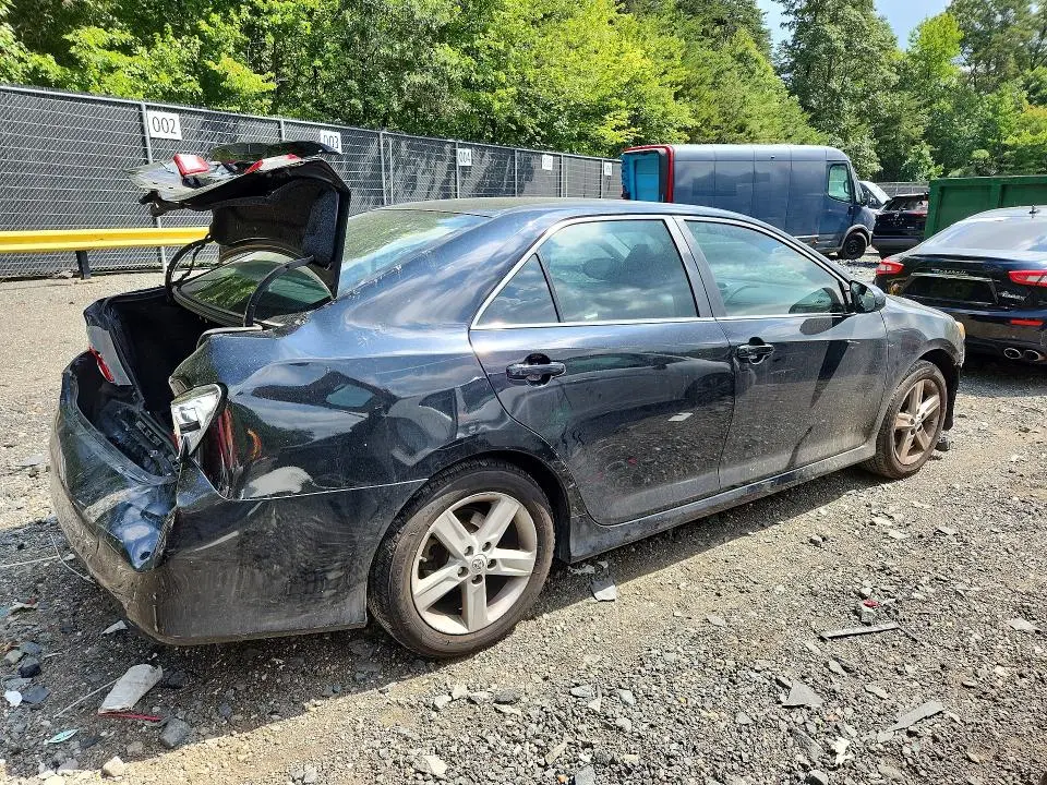 2012 TOYOTA CAMRY SE  