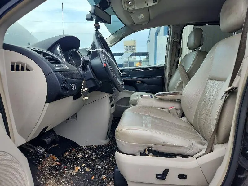 2013 CHRYSLER TOWN & COUNTRY TOURING L  