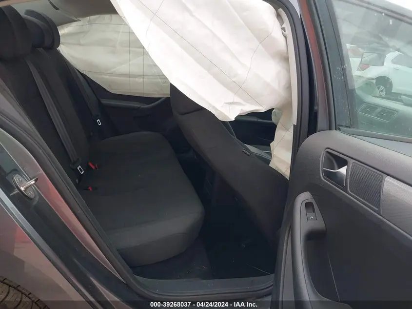 2015 VOLKSWAGEN JETTA 1.8T SE