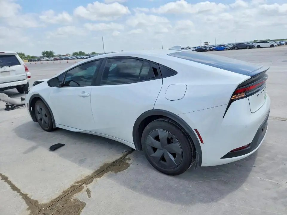 2025 TOYOTA PRIUS LE  