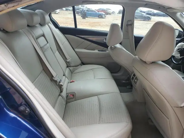 2016 INFINITI Q50 RED SPORT 400  