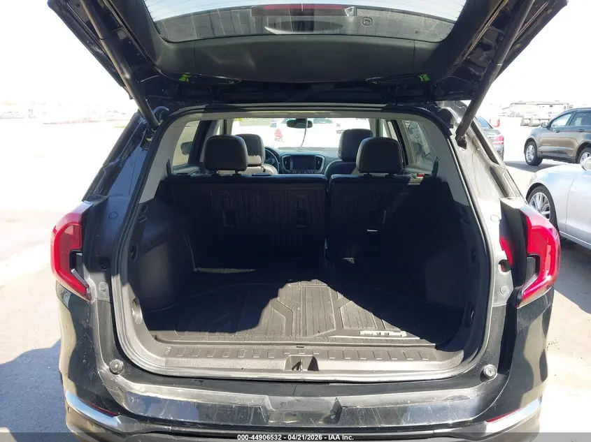2023 GMC TERRAIN AWD AT4