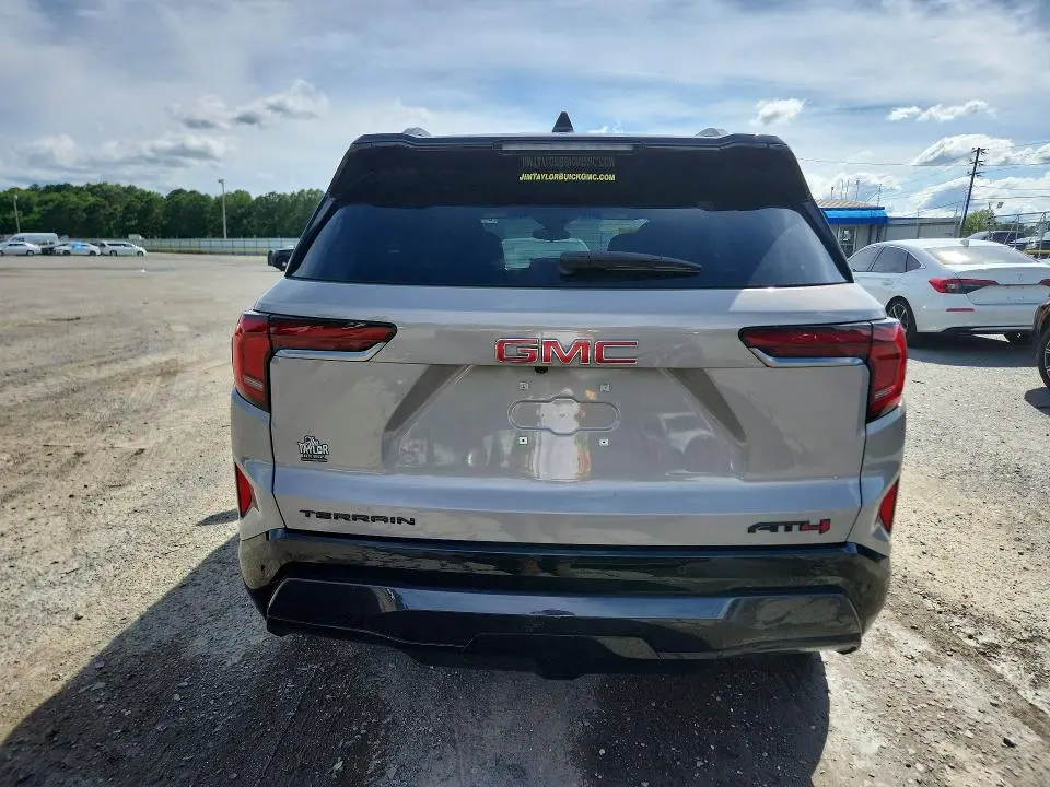 2026 GMC TERRAIN AT4  