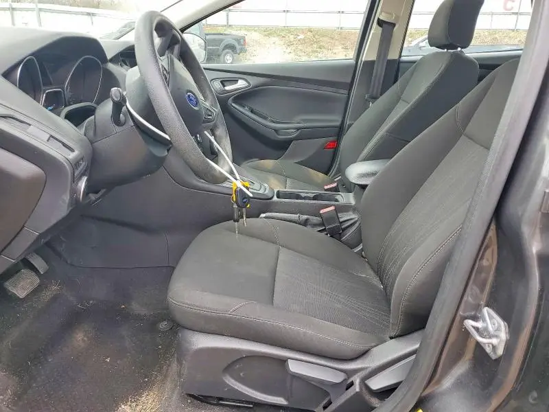 2017 FORD FOCUS SE  