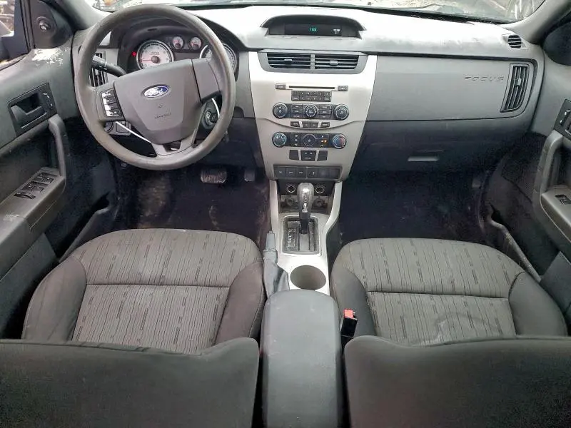 2010 FORD FOCUS SE  