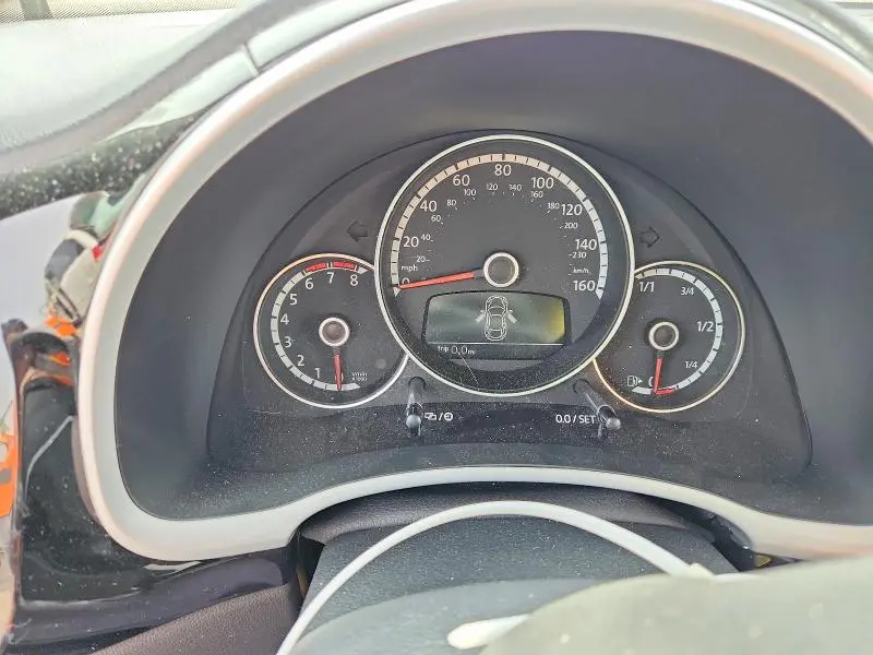 2016 VOLKSWAGEN BEETLE SE  