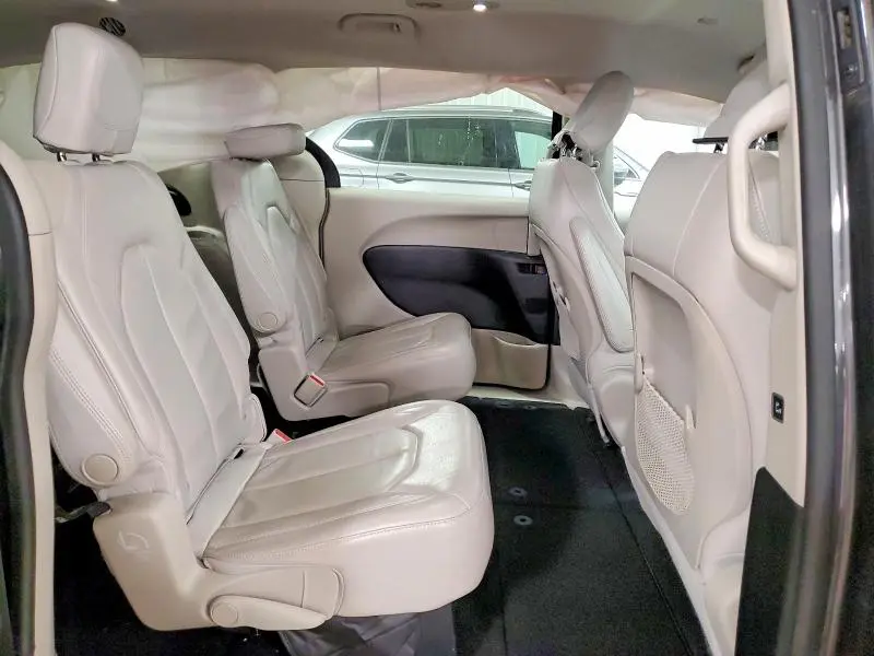 2017 CHRYSLER PACIFICA TOURING L  