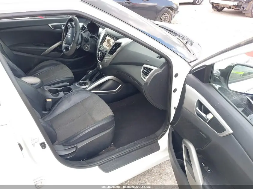 2016 HYUNDAI VELOSTER  