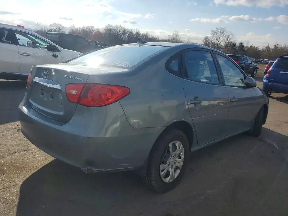 2010 HYUNDAI ELANTRA GLS  