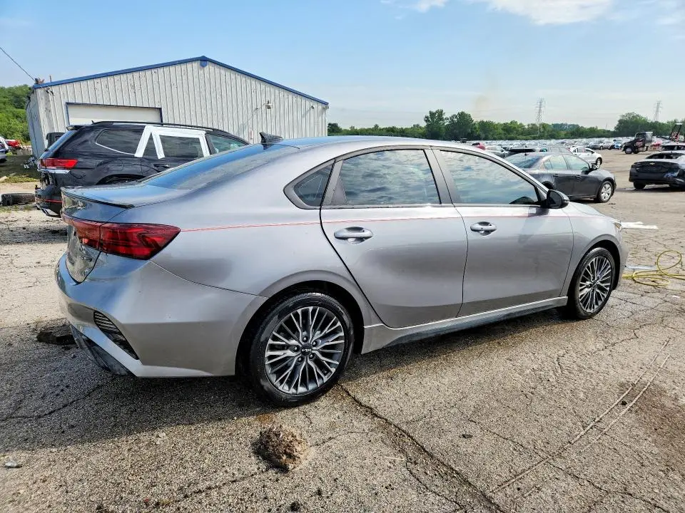 2024 KIA FORTE GT LINE  