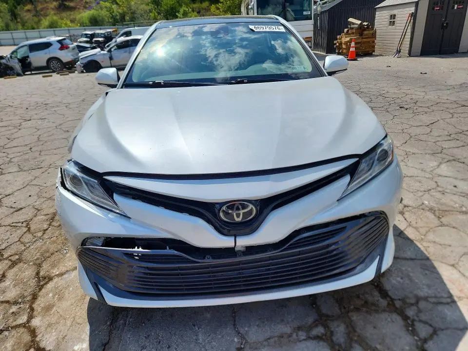 2019 TOYOTA CAMRY XLE  