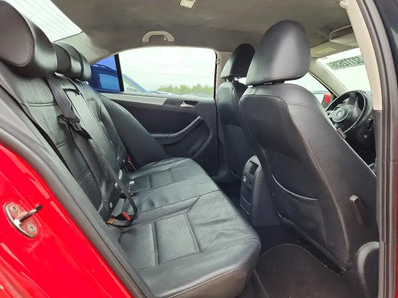2013 VOLKSWAGEN JETTA SE  