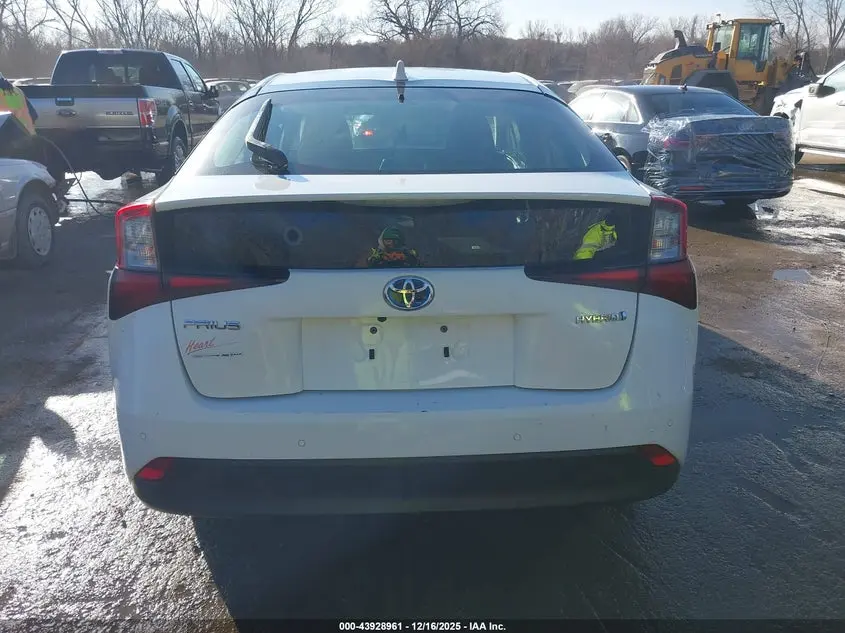 2022 TOYOTA PRIUS LE