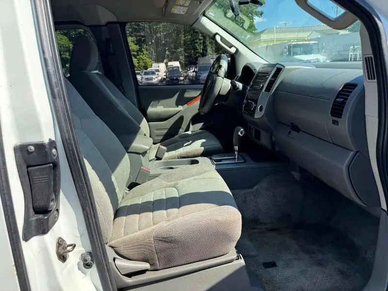 2015 NISSAN FRONTIER S  