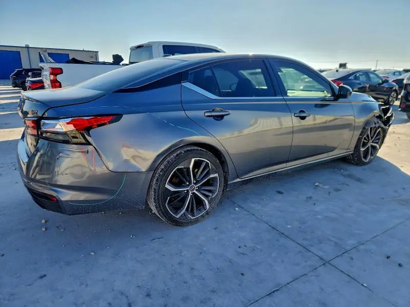 2023 NISSAN ALTIMA SR  