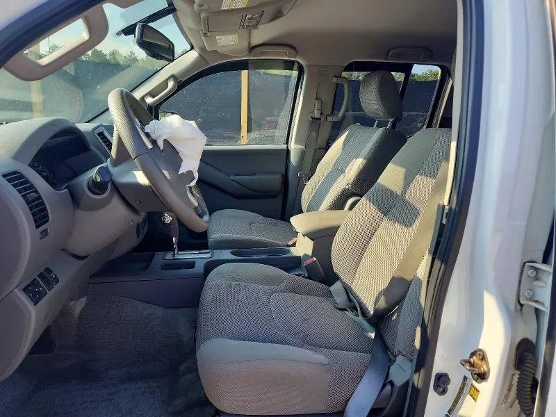 2013 NISSAN FRONTIER S  