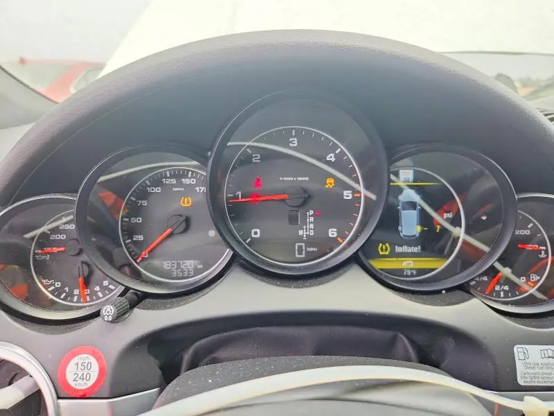 2014 PORSCHE CAYENNE   