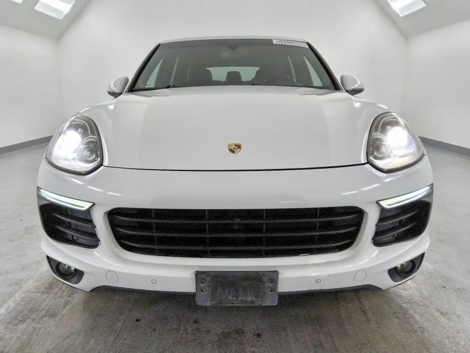 2016 PORSCHE CAYENNE   