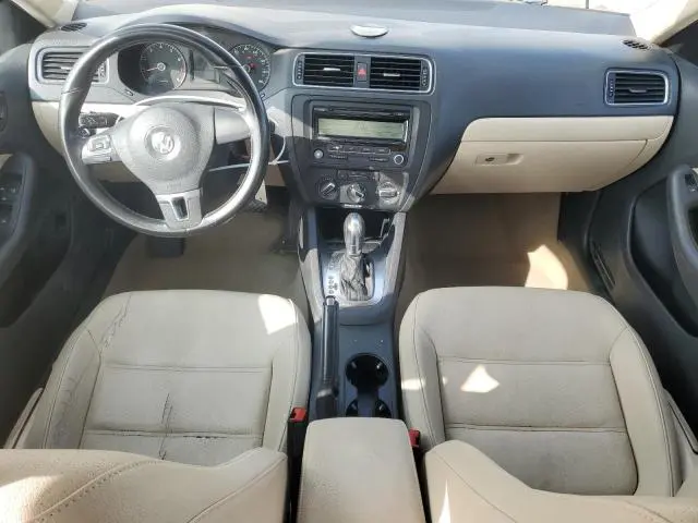 2011 VOLKSWAGEN JETTA SE  