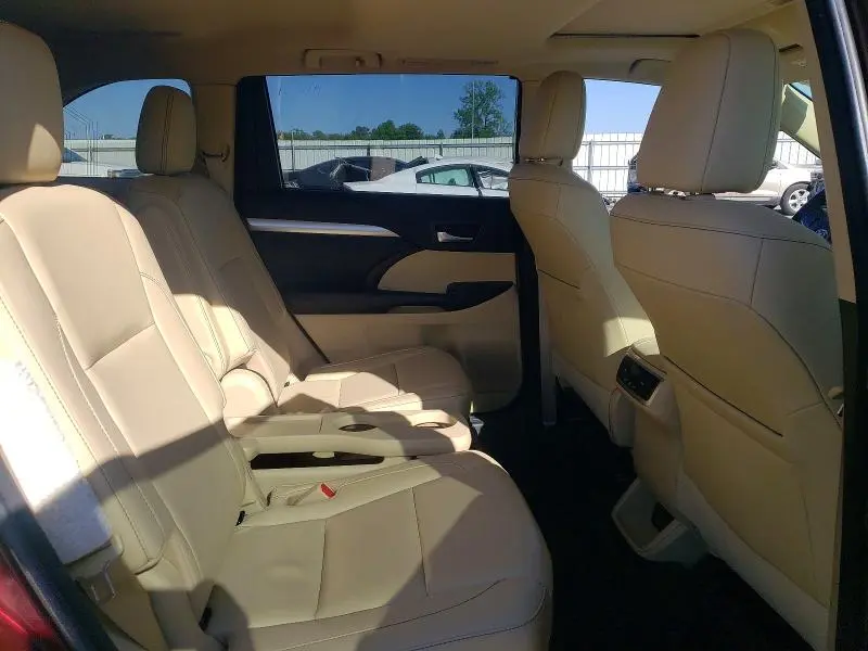 2018 TOYOTA HIGHLANDER XLE  
