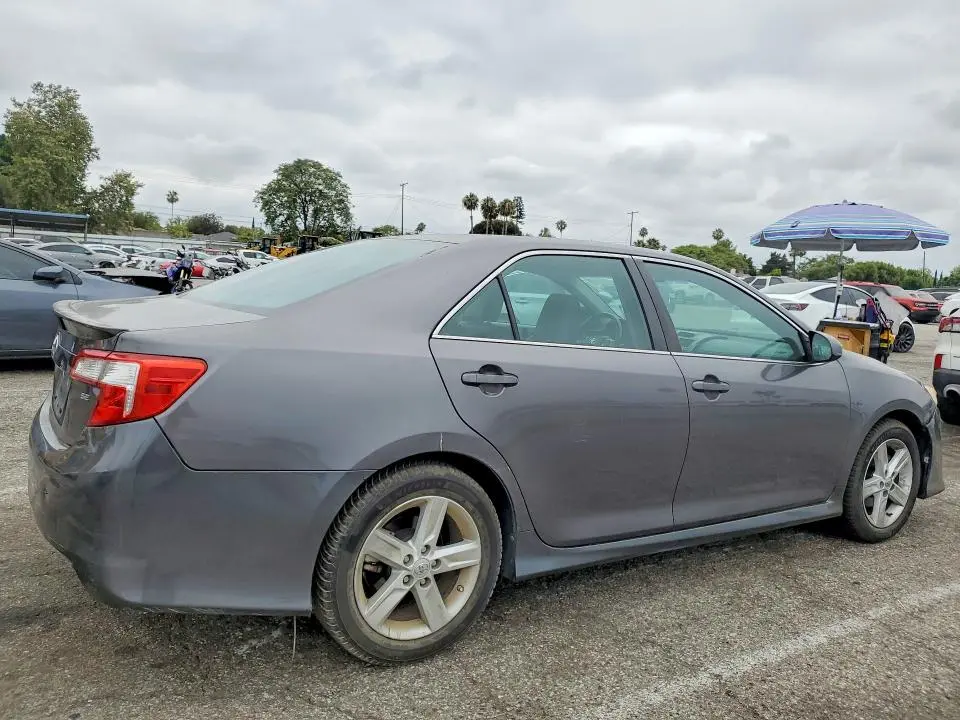 2014 TOYOTA CAMRY SE  