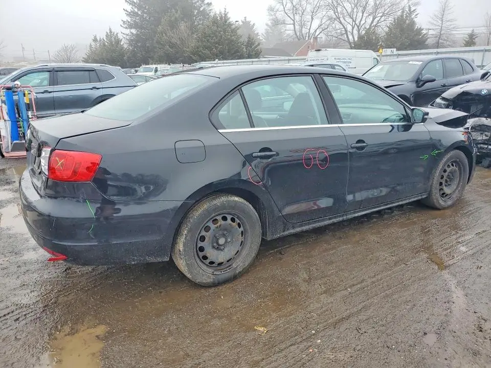 2013 VOLKSWAGEN JETTA SE  