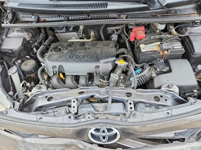 2013 TOYOTA YARIS 5-DOOR LE  
