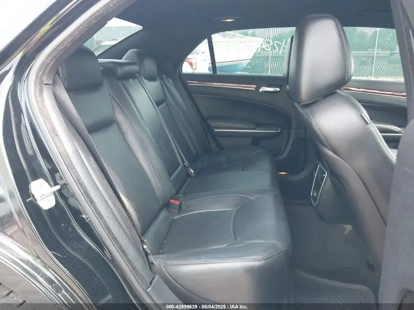 2012 CHRYSLER 300 LIMITED