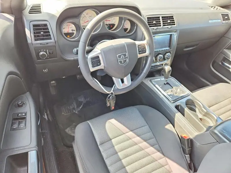 2014 DODGE CHALLENGER SXT  