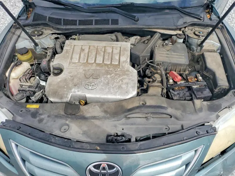 2010 TOYOTA CAMRY LE V6  