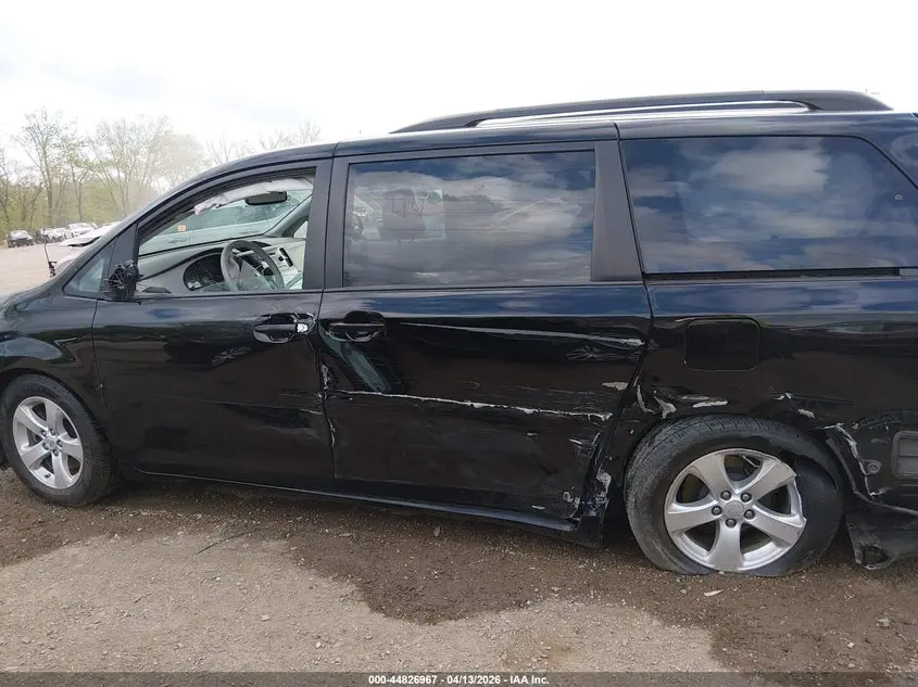 2014 TOYOTA SIENNA LE V6 8 PASSENGER
