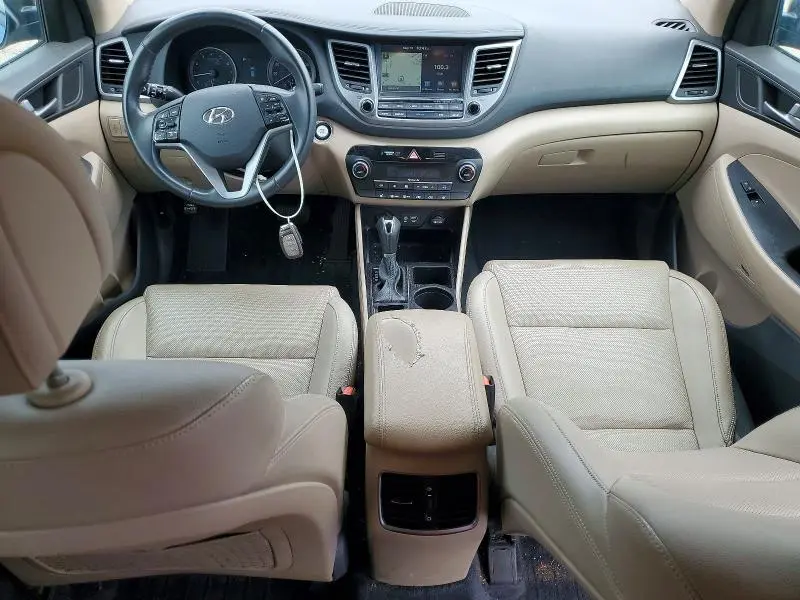 2017 HYUNDAI TUCSON SE PLUS  