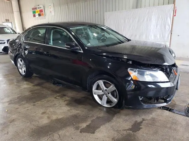 2013 VOLKSWAGEN PASSAT SE  