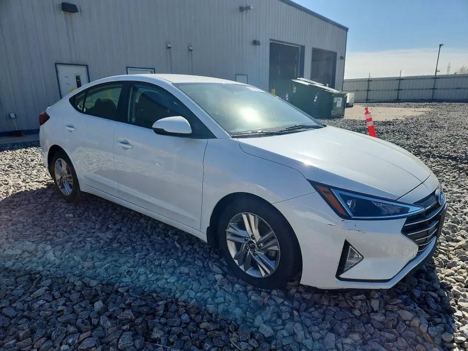 2020 HYUNDAI ELANTRA SEL  